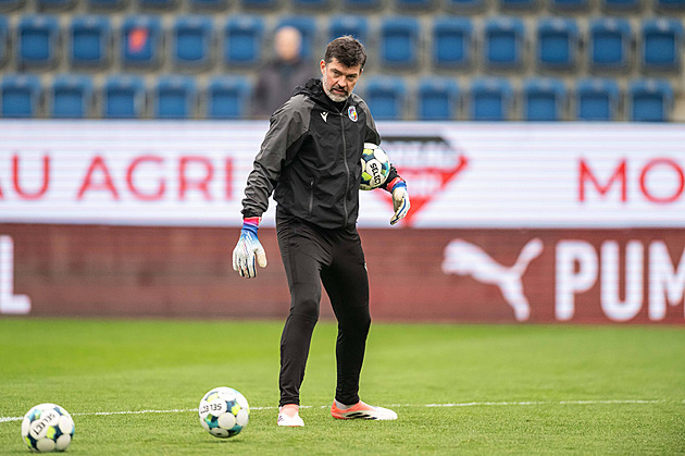 Kozáčik dostal od disciplinárky trest za nadávky sudímu, Teplice a Slavia zaplatí