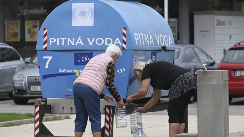 Čtyřnásobek limitu olova. 15 tisíc lidí kolem Odoleny Vody je dál bez pitné vody