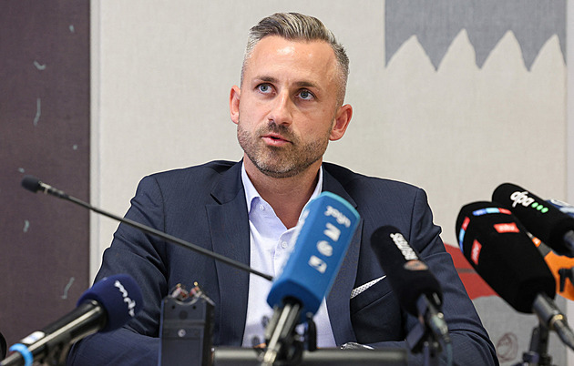 Siegmund z AfD se chce v prosinci nechat zvolit premiérem, ač nemá většinu