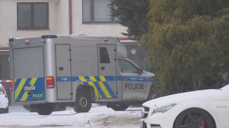 Zapálil dům a před policií zastřelil synovce. Senior z Vysočiny u soudu plakal, trestu neunikl