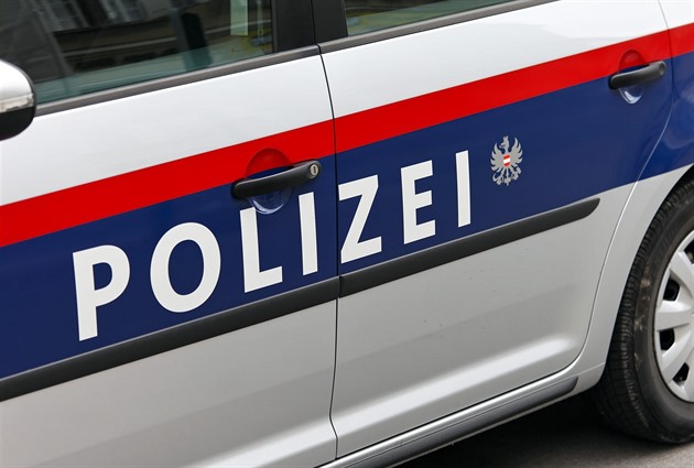 Čech na benzince v Linci brutálně napadl Maďara, kopal ho do obličeje