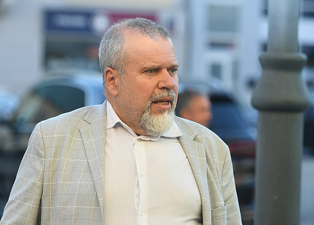 Zemanův kůň pohořel. Lidi nechtějí osobnosti, říká politický turista Skalický
