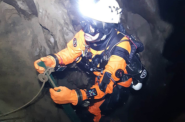 Jeskyňáři v Moravském krasu zřejmě našli místo, kde v podzemí vzniká řeka Punkva